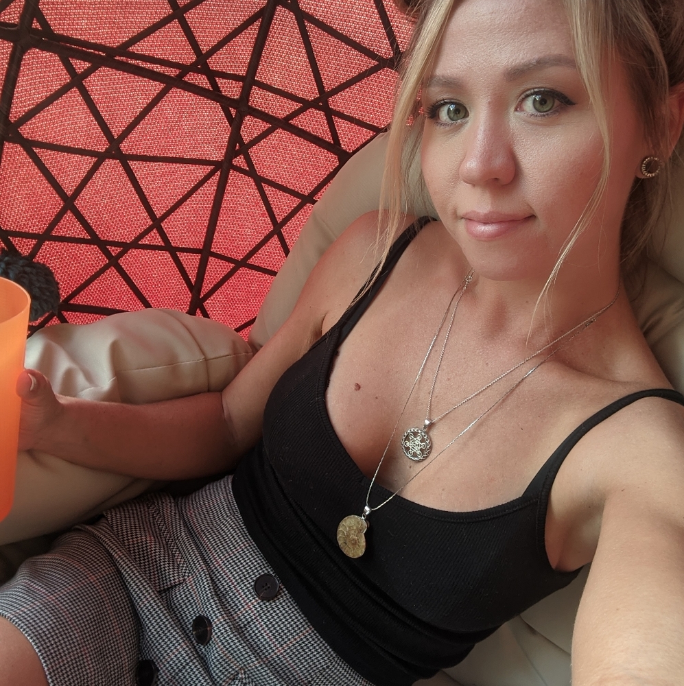 Meet your Posher, Ashley Addison